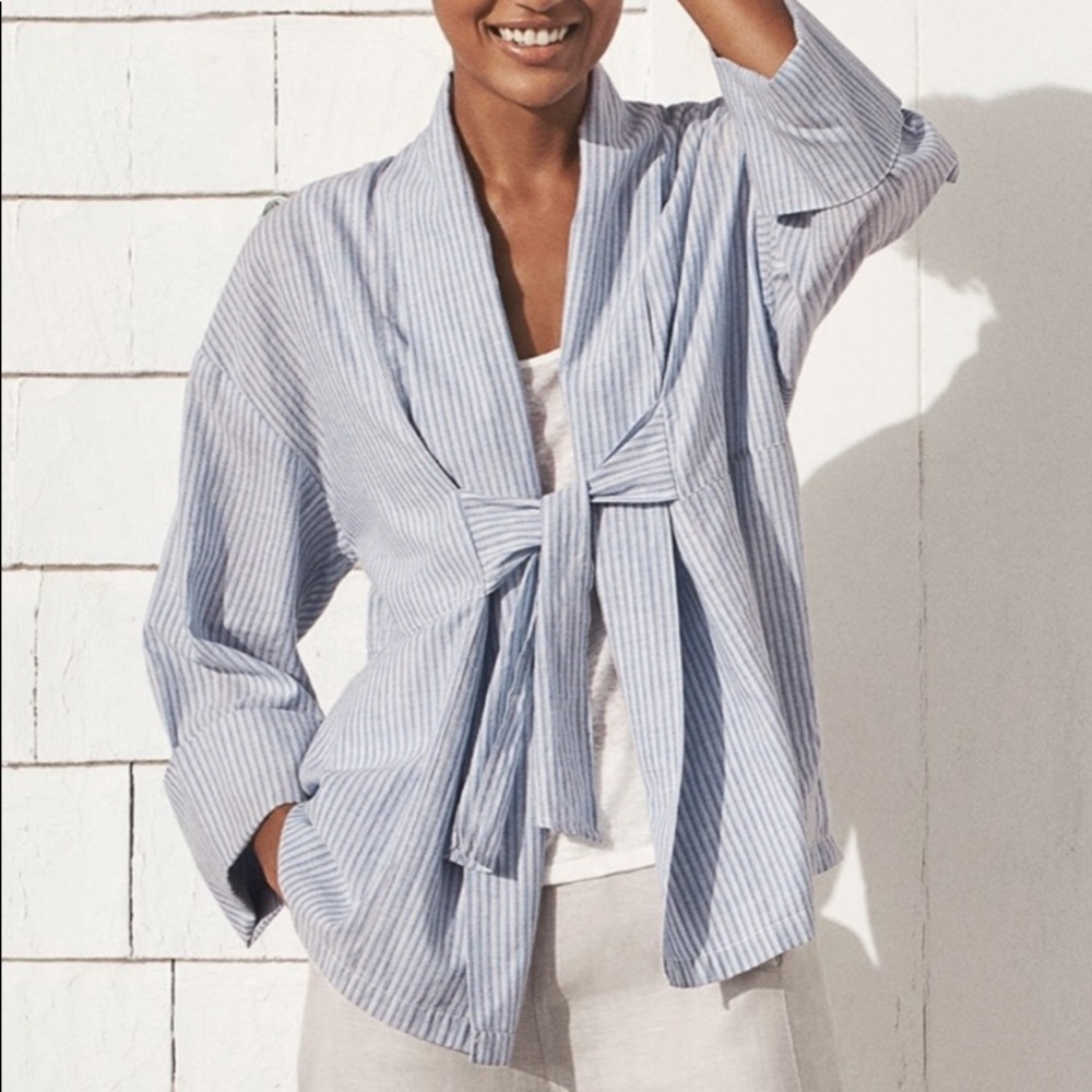 Poetry tie front topper